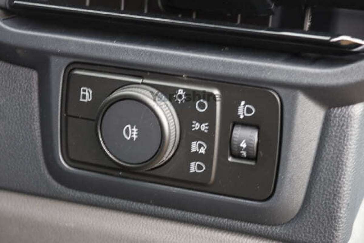This is the Transit Custom 320 L1H1 232PS PHEV Sport Van vehicle.